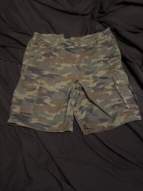 Men's Camo Cargo Shorts - Green Camouflage